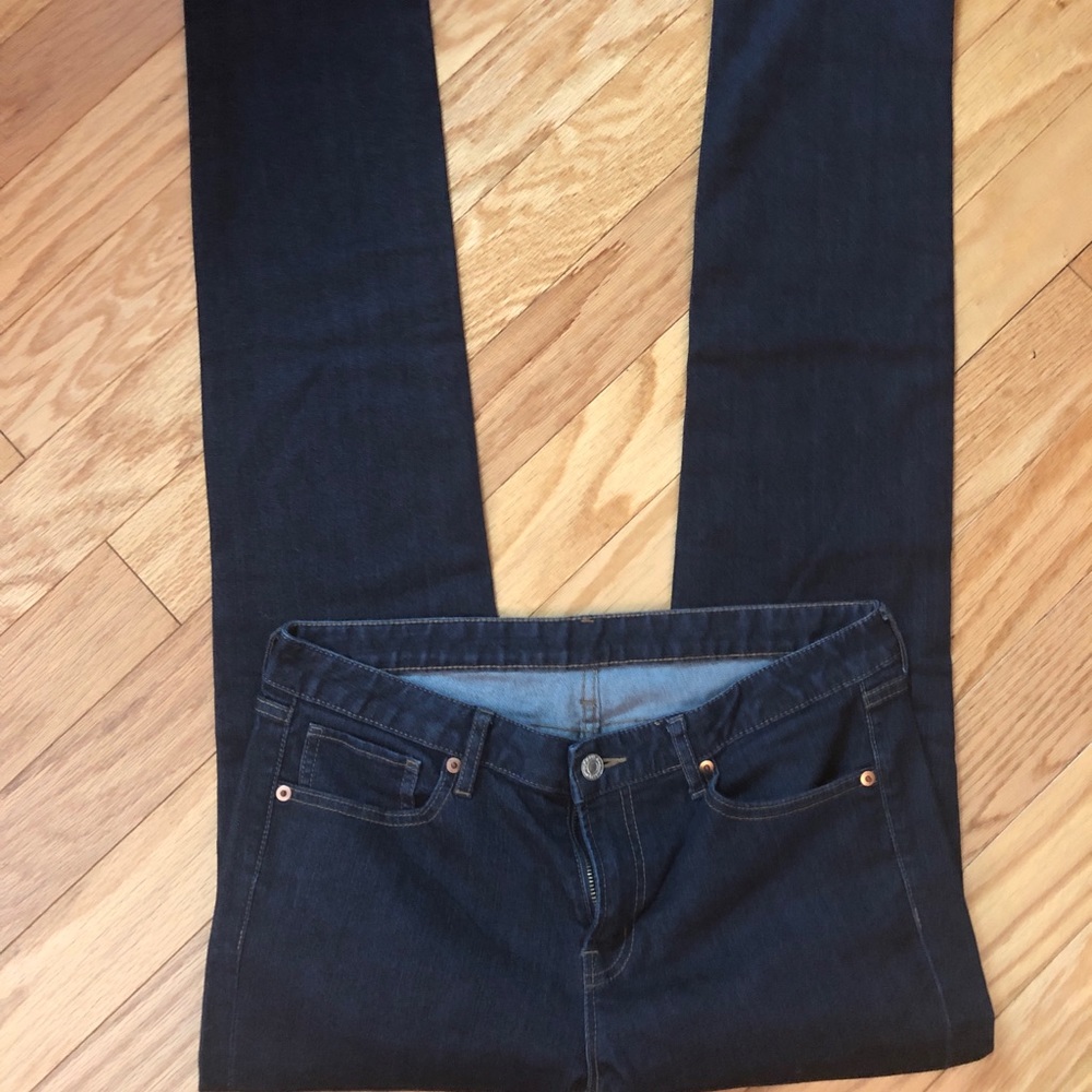Dark navy Uniqlo skinny jeans